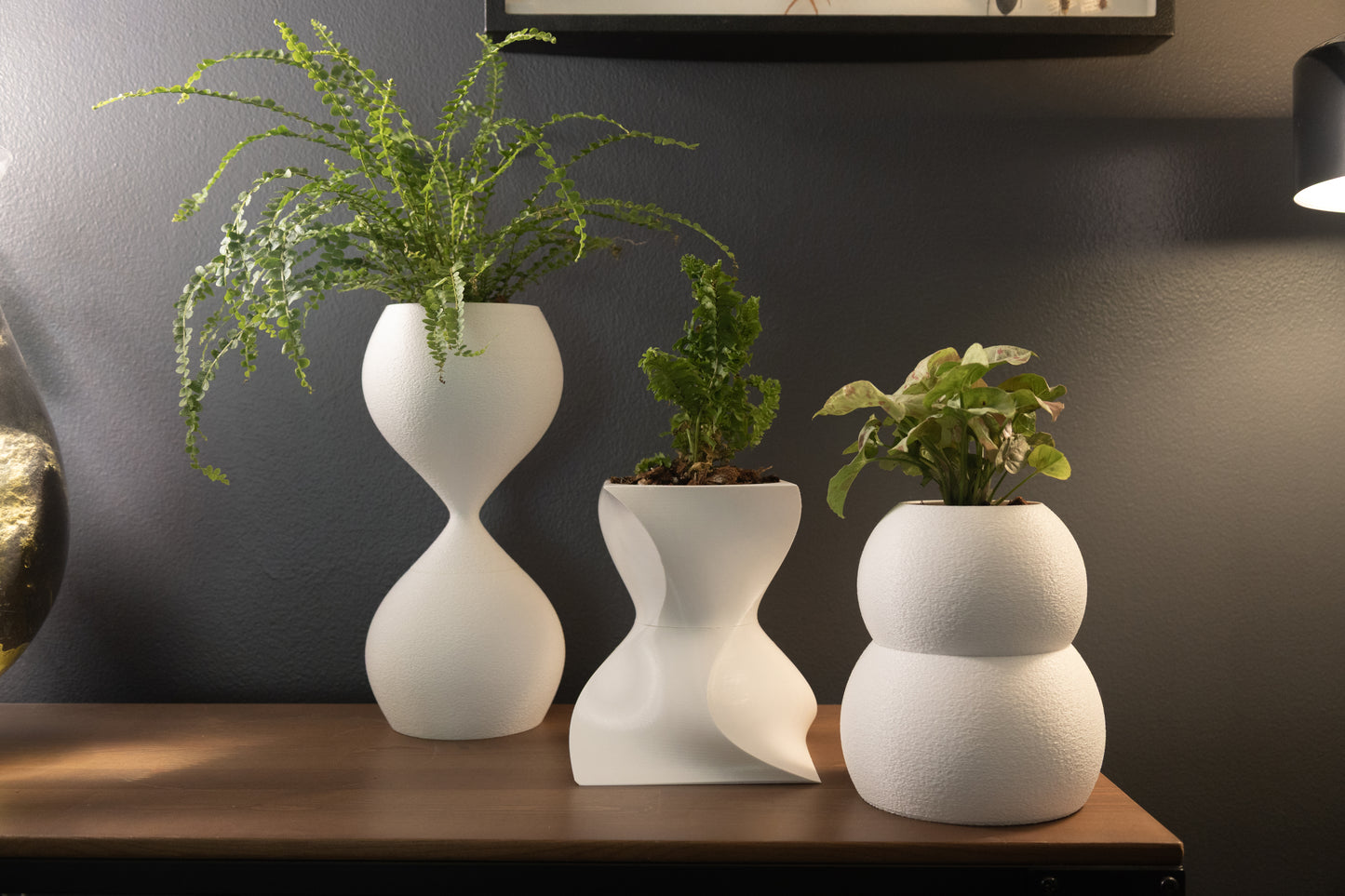 Vira Wicking Pot – Self-Watering Planter with Large Reservoir and Sculptural Design